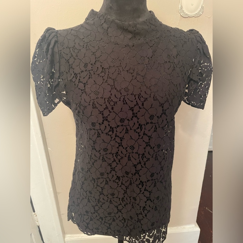 Black lace cap sleeve unlined top